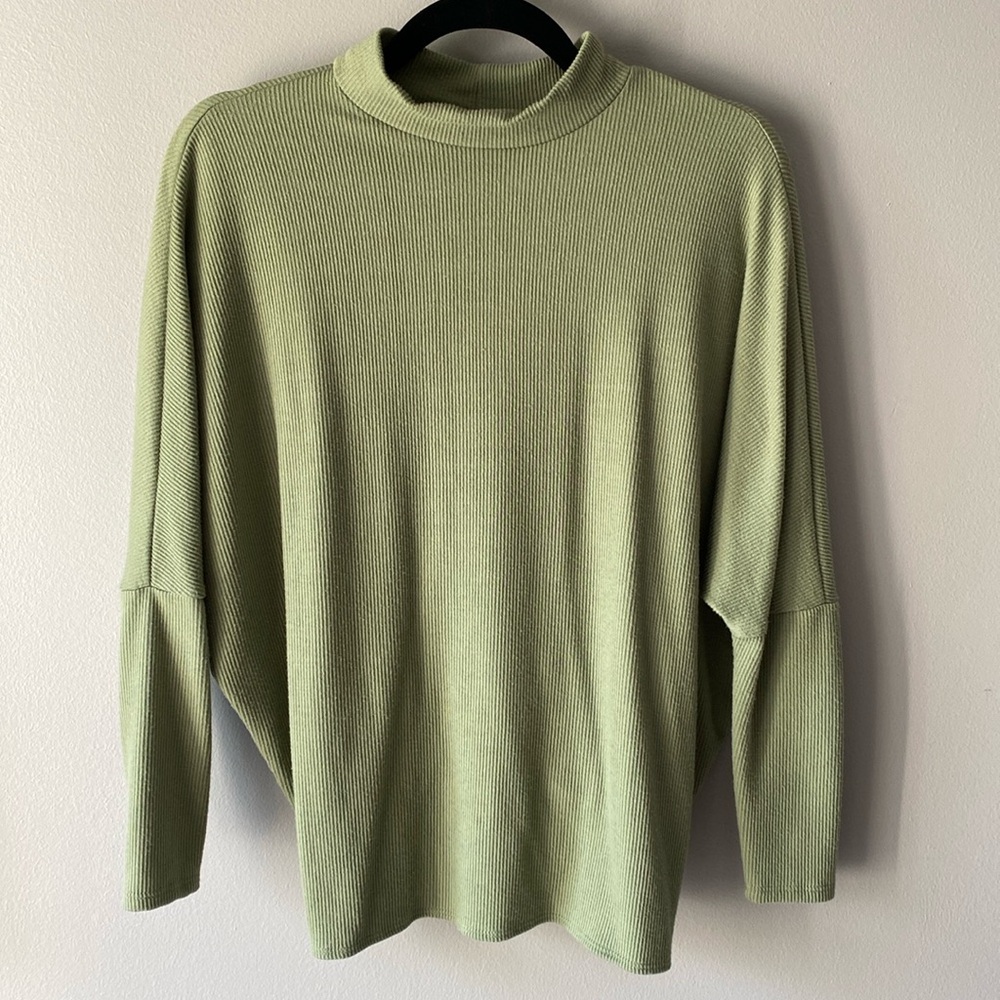 NWOT - Buckle Black - long sleeve turtle neck open back top